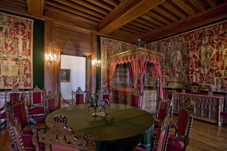 Pau, centre historique. Intérieur du château de Pau. Chambre où naquit Henri IV.