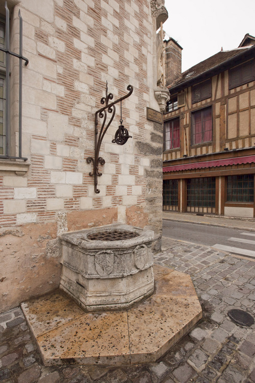 In the historical center, fountain dating from the Middle Age at the intersection of streets Paillot Montabert and Charbonnet.