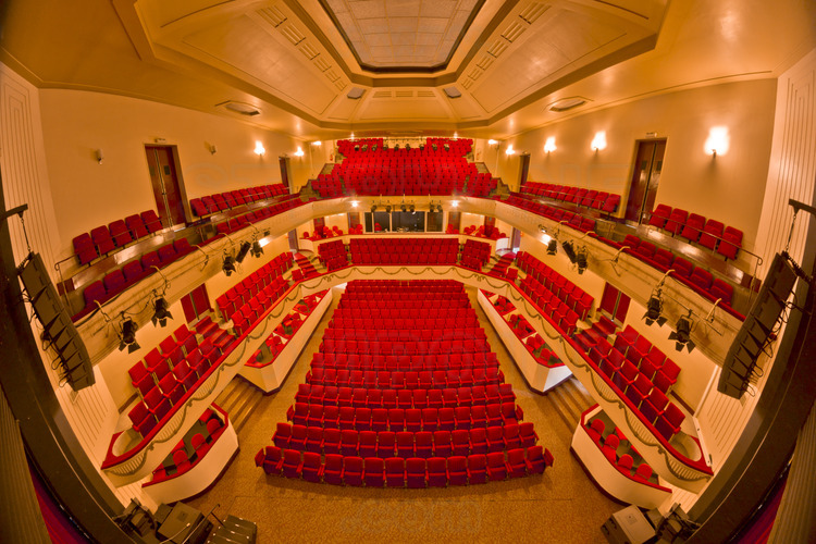 Villeneuve sur Lot: main hall of Georges Leygues theater.