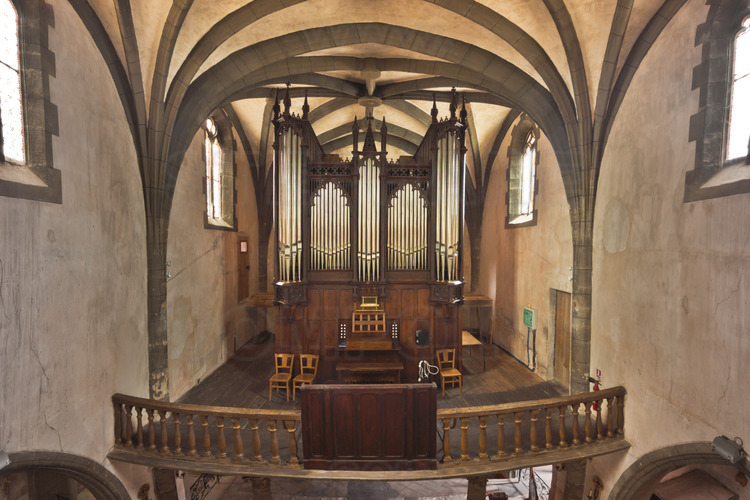 Villeneuve sur Lot: Inside the church of Saint Etienne. In the background the organ, recently restored.