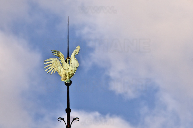 Detail of the upper part of the arrow, peaking at 96 meters. It is topped by a weathervane rooster-shaped, made of copper.