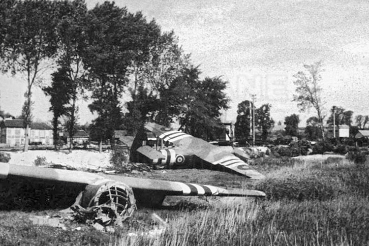 Normandie - Calvados (14) - Ranville : Site 12 : Pegasus Bridge - Benouville - Premier pont et premiere ville liberee. Le 