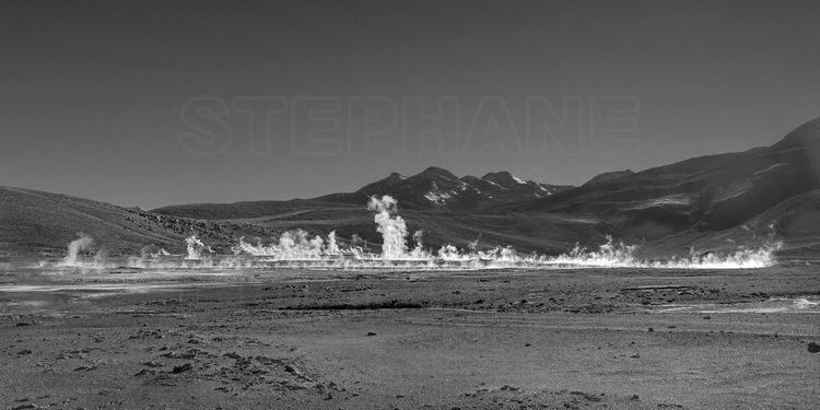 Chili - Désert d'Atacama : Geysers d'El Tatio (altitude 4320 m.) entre 6h30 et 8h00 du matin.