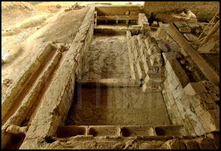 The baths of Nemee were the only ancient vestiges found on site where the athletes’ training took place.