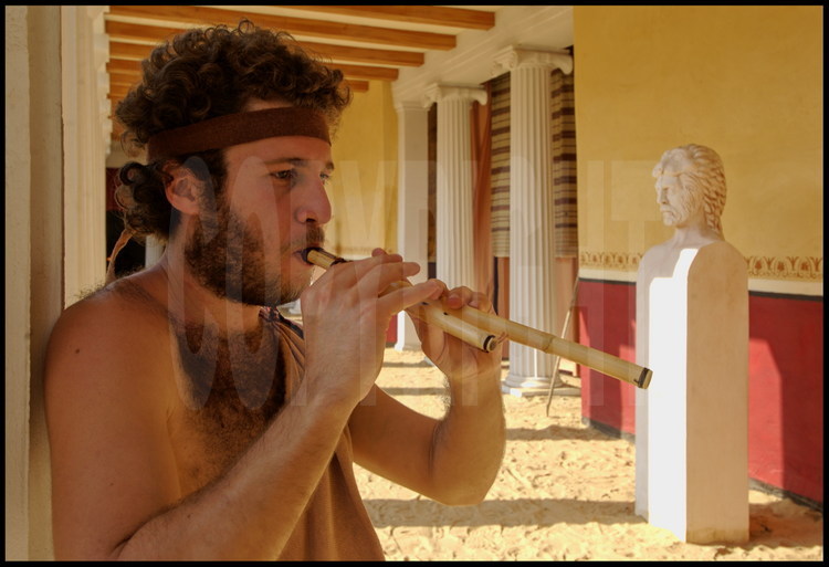 Training in Antiquity was original: exercises were performed to the sound of a drum and a double flute, an aulos.