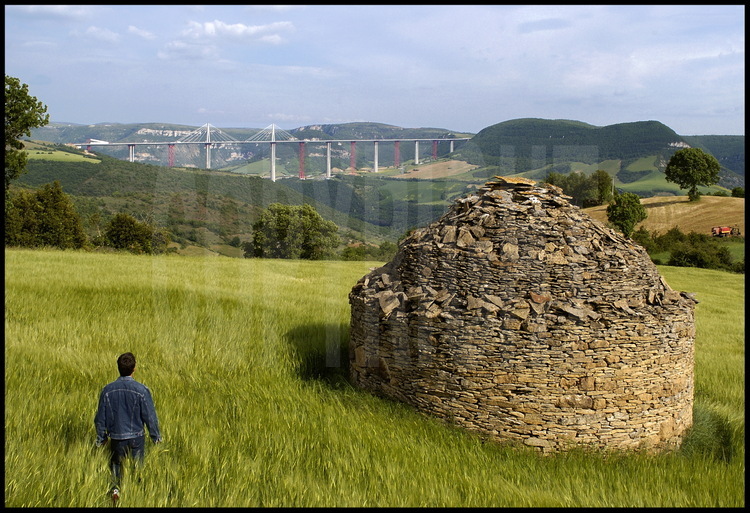 Perched over the Tarn valley, the viaduct seen from near the hamlet of Navas, west of Millau.